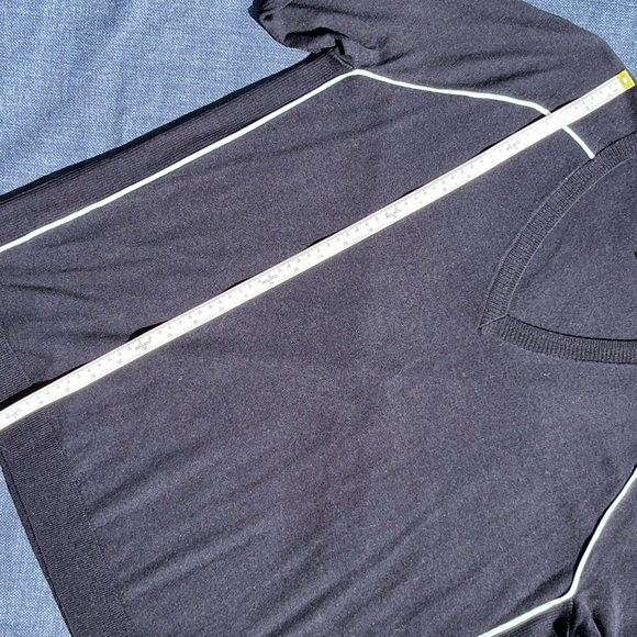 J Crew V Neck Navy Sweater with Light Blue Trim Sz M - Picture 10 of 13